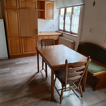 Gaestehaus Herda 布里德尔