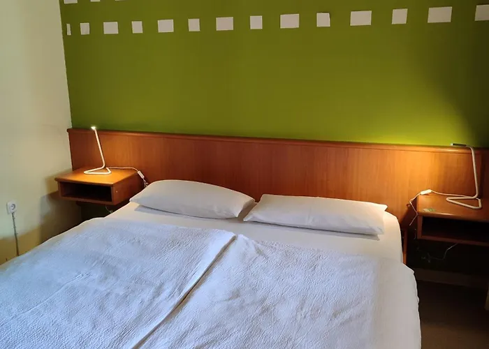 Gaestehaus Herda 公寓 布里德尔